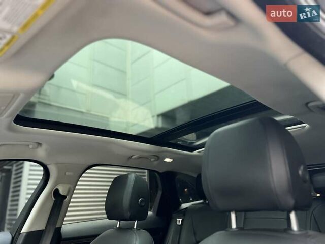 Черный Ягуар Ф-Пейс, объемом двигателя 2 л и пробегом 147 тыс. км за 19850 $, фото 30 на Automoto.ua