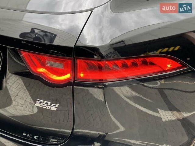 Черный Ягуар Ф-Пейс, объемом двигателя 2 л и пробегом 147 тыс. км за 19850 $, фото 10 на Automoto.ua