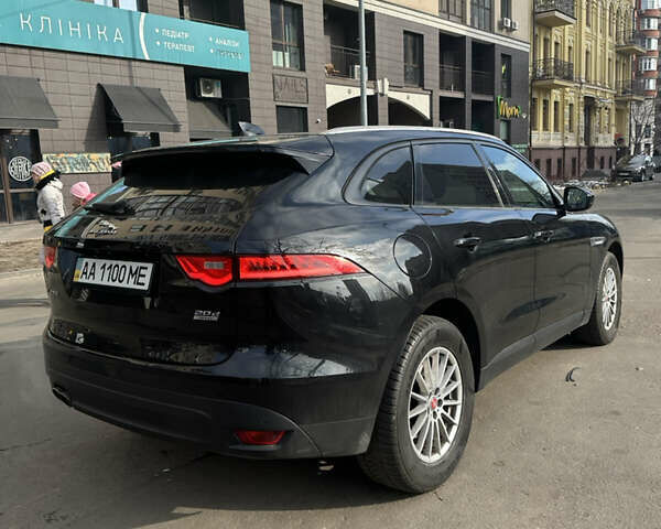 Черный Ягуар Ф-Пейс, объемом двигателя 2 л и пробегом 156 тыс. км за 20500 $, фото 4 на Automoto.ua