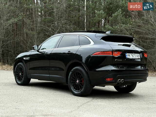 Черный Ягуар Ф-Пейс, объемом двигателя 2 л и пробегом 220 тыс. км за 22200 $, фото 4 на Automoto.ua