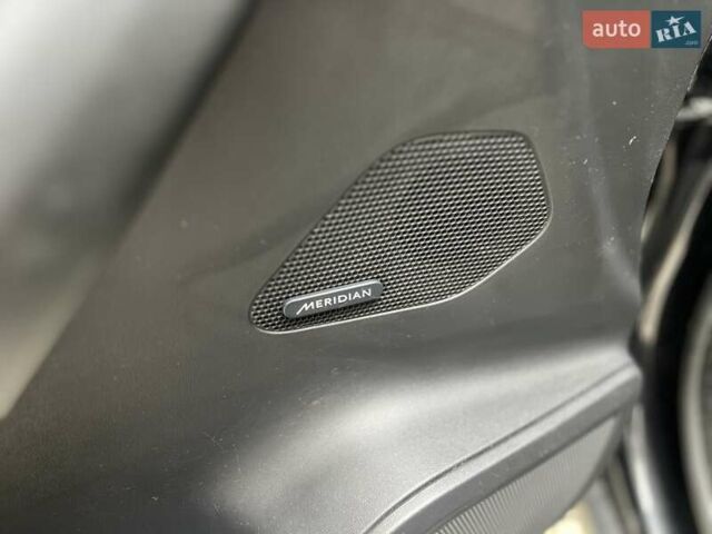 Черный Ягуар Ф-Пейс, объемом двигателя 2 л и пробегом 147 тыс. км за 19850 $, фото 16 на Automoto.ua