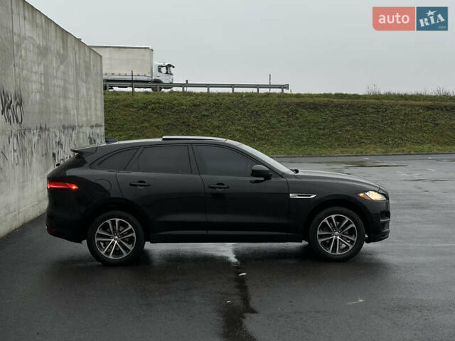 Черный Ягуар Ф-Пейс, объемом двигателя 2 л и пробегом 178 тыс. км за 19000 $, фото 3 на Automoto.ua