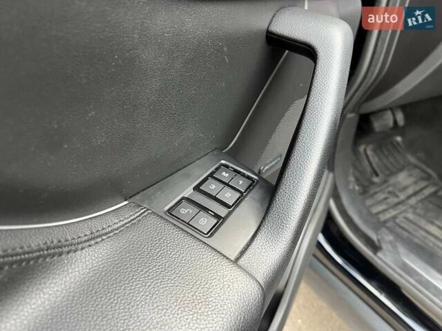 Ягуар Ф-Пейс 2017 в Киеве на Automoto.ua Черный Ягуар Ф-Пейс, объемом двигателя 2 л и пробегом 214 тыс. км за 20990 $, фото 16 на Automoto.ua