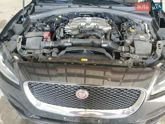 Черный Ягуар Ф-Пейс, объемом двигателя 3 л и пробегом 79 тыс. км за 4000 $, фото 11 на Automoto.ua