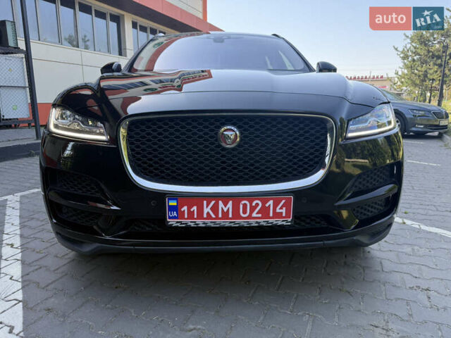 Черный Ягуар Ф-Пейс, объемом двигателя 2 л и пробегом 179 тыс. км за 19300 $, фото 2 на Automoto.ua