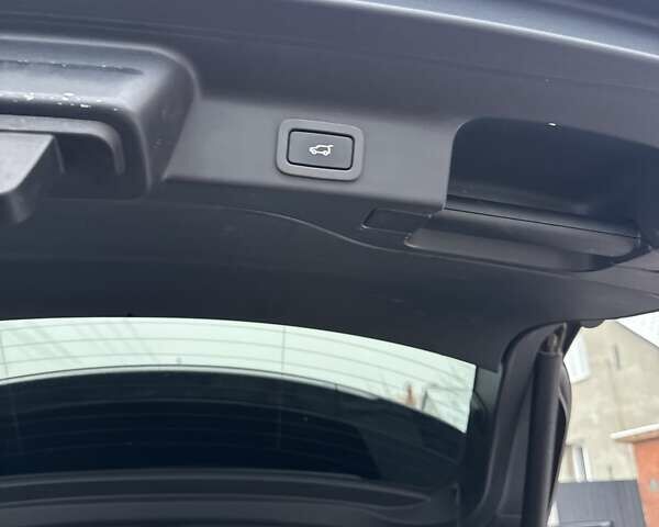 Чорний Ягуар Ф-Пейс, об'ємом двигуна 2 л та пробігом 123 тис. км за 23500 $, фото 34 на Automoto.ua