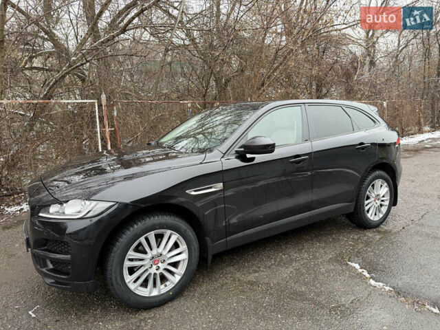 Черный Ягуар Ф-Пейс, объемом двигателя 2 л и пробегом 113 тыс. км за 23000 $, фото 2 на Automoto.ua
