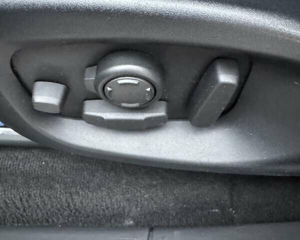 Чорний Ягуар Ф-Пейс, об'ємом двигуна 2 л та пробігом 123 тис. км за 23500 $, фото 17 на Automoto.ua