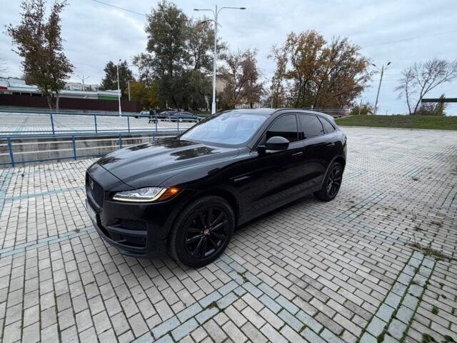 Черный Ягуар Ф-Пейс, объемом двигателя 2 л и пробегом 152 тыс. км за 24800 $, фото 1 на Automoto.ua