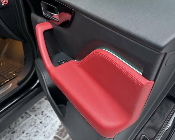 Чорний Ягуар Ф-Пейс, об'ємом двигуна 2 л та пробігом 123 тис. км за 23500 $, фото 28 на Automoto.ua