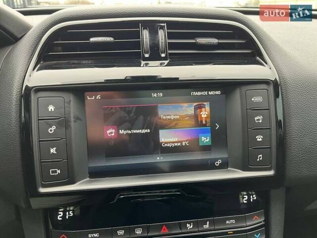 Чорний Ягуар Ф-Пейс, об'ємом двигуна 2 л та пробігом 214 тис. км за 18990 $, фото 22 на Automoto.ua