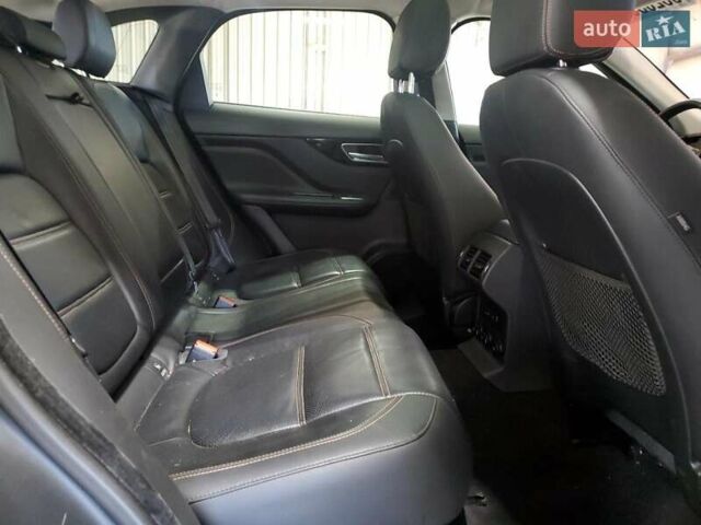Черный Ягуар Ф-Пейс, объемом двигателя 3 л и пробегом 79 тыс. км за 4000 $, фото 10 на Automoto.ua