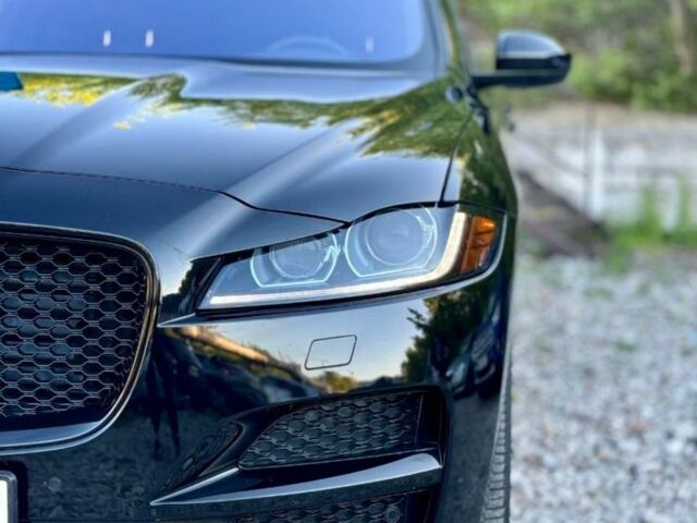 Черный Ягуар Ф-Пейс, объемом двигателя 3 л и пробегом 3 тыс. км за 21000 $, фото 7 на Automoto.ua