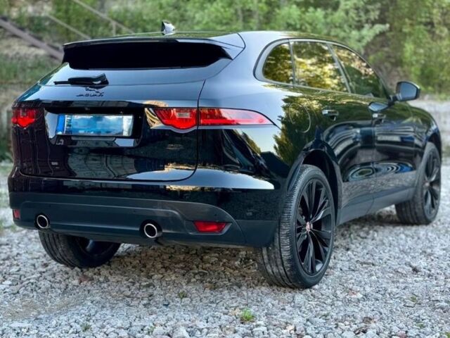 Черный Ягуар Ф-Пейс, объемом двигателя 3 л и пробегом 3 тыс. км за 21000 $, фото 2 на Automoto.ua