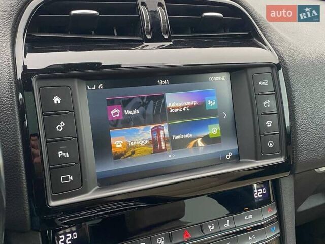 Черный Ягуар Ф-Пейс, объемом двигателя 2 л и пробегом 132 тыс. км за 25490 $, фото 16 на Automoto.ua