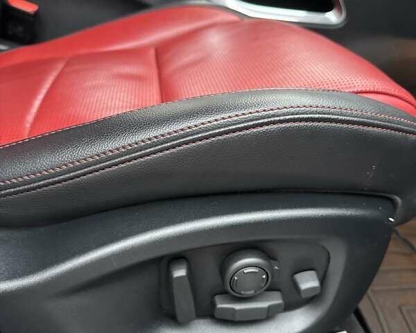 Чорний Ягуар Ф-Пейс, об'ємом двигуна 2 л та пробігом 123 тис. км за 23500 $, фото 23 на Automoto.ua