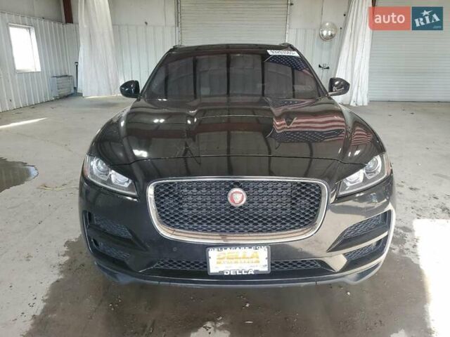 Черный Ягуар Ф-Пейс, объемом двигателя 3 л и пробегом 79 тыс. км за 4000 $, фото 4 на Automoto.ua