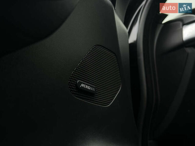 Черный Ягуар Ф-Пейс, объемом двигателя 2 л и пробегом 178 тыс. км за 19000 $, фото 16 на Automoto.ua