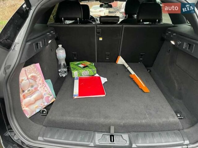 Черный Ягуар Ф-Пейс, объемом двигателя 2 л и пробегом 130 тыс. км за 22500 $, фото 8 на Automoto.ua