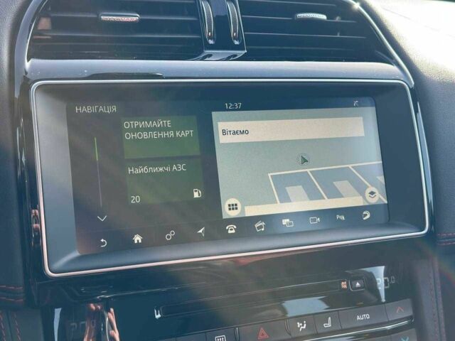 Черный Ягуар Ф-Пейс, объемом двигателя 0 л и пробегом 87 тыс. км за 32990 $, фото 20 на Automoto.ua