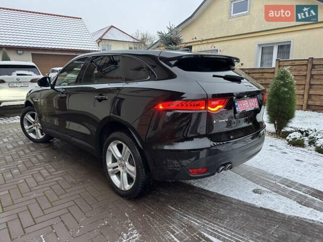 Чорний Ягуар Ф-Пейс, об'ємом двигуна 2 л та пробігом 123 тис. км за 23500 $, фото 6 на Automoto.ua