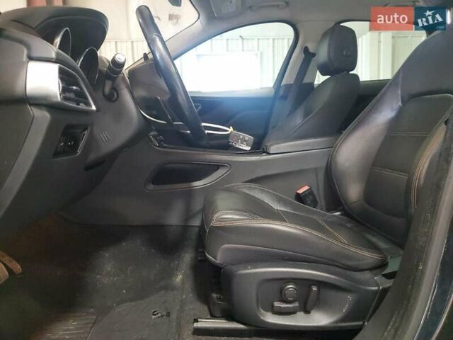 Черный Ягуар Ф-Пейс, объемом двигателя 3 л и пробегом 79 тыс. км за 4000 $, фото 6 на Automoto.ua