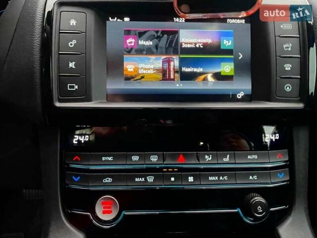 Черный Ягуар Ф-Пейс, объемом двигателя 2 л и пробегом 130 тыс. км за 22500 $, фото 17 на Automoto.ua