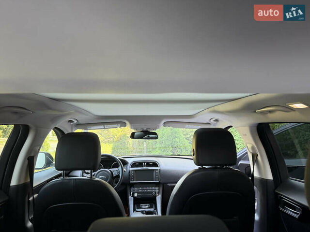 Черный Ягуар Ф-Пейс, объемом двигателя 2 л и пробегом 179 тыс. км за 19300 $, фото 9 на Automoto.ua