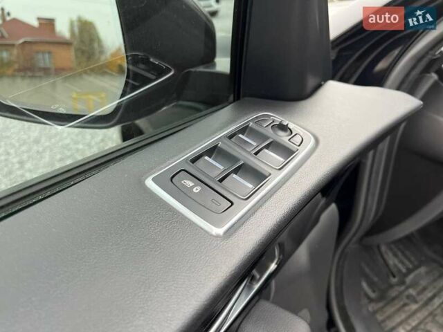 Чорний Ягуар Ф-Пейс, об'ємом двигуна 2 л та пробігом 214 тис. км за 18990 $, фото 17 на Automoto.ua