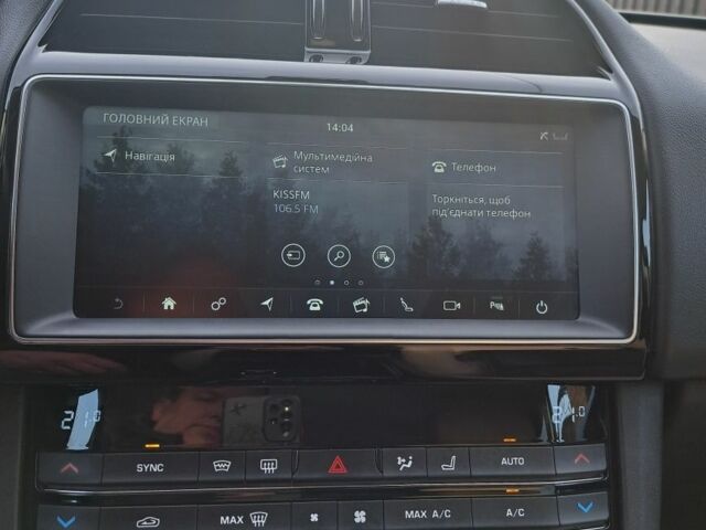 Черный Ягуар Ф-Пейс, объемом двигателя 2 л и пробегом 104 тыс. км за 266000 $, фото 6 на Automoto.ua