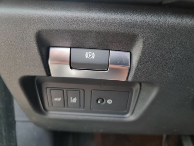 Черный Ягуар Ф-Пейс, объемом двигателя 2 л и пробегом 132 тыс. км за 19999 $, фото 16 на Automoto.ua