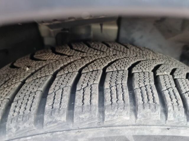 Черный Ягуар Ф-Пейс, объемом двигателя 2 л и пробегом 132 тыс. км за 19999 $, фото 13 на Automoto.ua