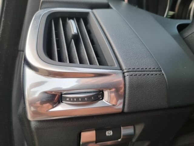 Черный Ягуар Ф-Пейс, объемом двигателя 2 л и пробегом 132 тыс. км за 19999 $, фото 17 на Automoto.ua