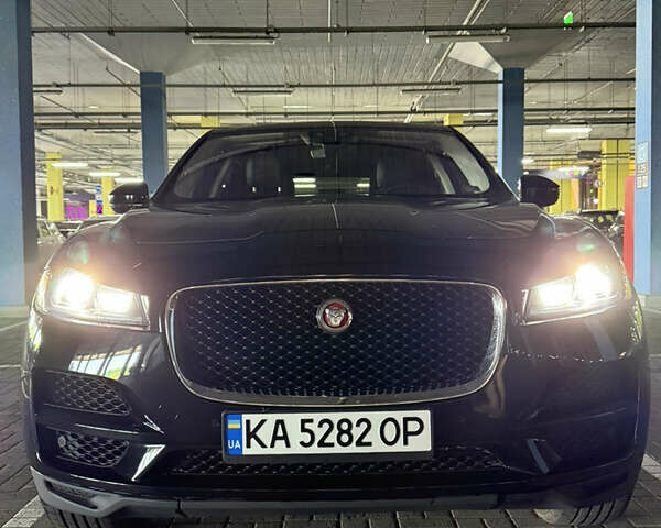 Черный Ягуар Ф-Пейс, объемом двигателя 2 л и пробегом 115 тыс. км за 22400 $, фото 1 на Automoto.ua