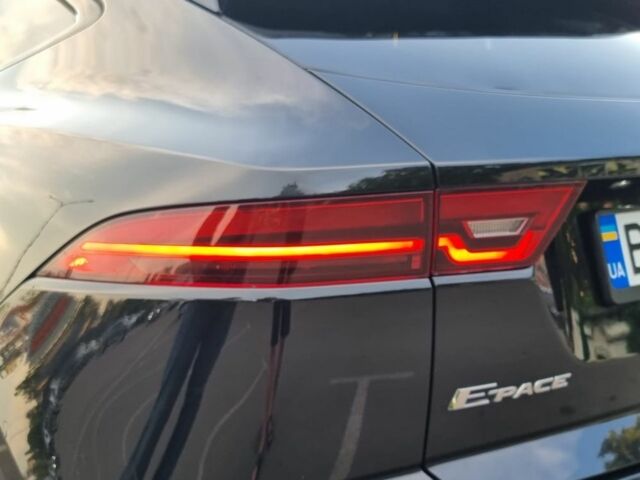 Черный Ягуар Ф-Пейс, объемом двигателя 2 л и пробегом 132 тыс. км за 19999 $, фото 15 на Automoto.ua