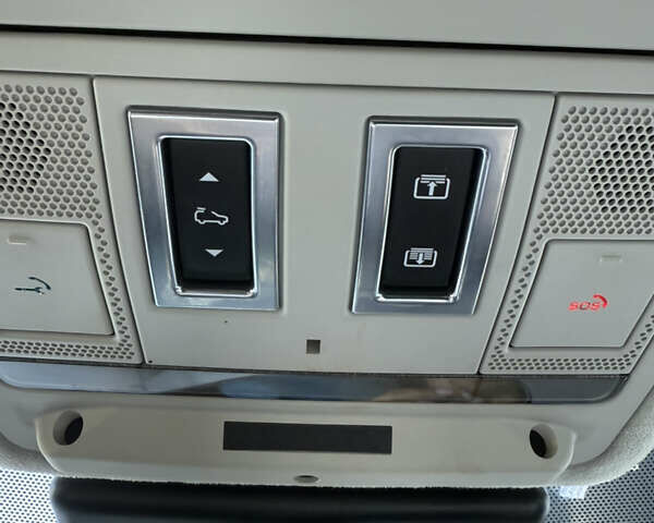 Черный Ягуар Ф-Пейс, объемом двигателя 2 л и пробегом 115 тыс. км за 22400 $, фото 22 на Automoto.ua