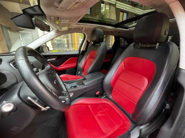 Черный Ягуар Ф-Пейс, объемом двигателя 2 л и пробегом 83 тыс. км за 33500 $, фото 17 на Automoto.ua