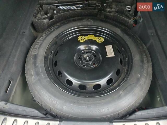 Черный Ягуар Ф-Пейс, объемом двигателя 2 л и пробегом 208 тыс. км за 18500 $, фото 8 на Automoto.ua