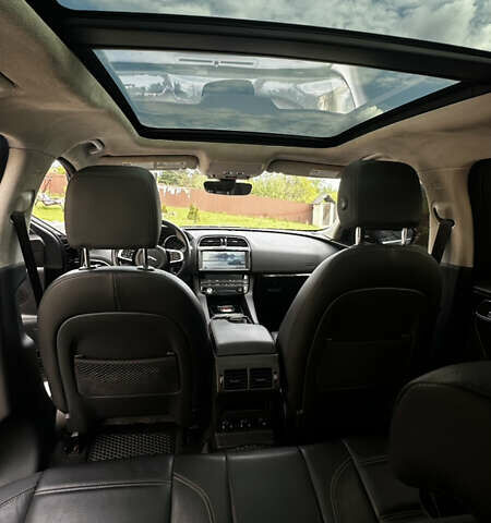 Чорний Ягуар Ф-Пейс, об'ємом двигуна 2 л та пробігом 180 тис. км за 22000 $, фото 13 на Automoto.ua