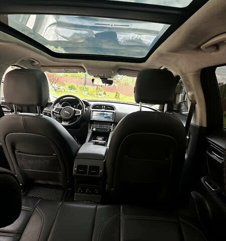 Чорний Ягуар Ф-Пейс, об'ємом двигуна 2 л та пробігом 180 тис. км за 22000 $, фото 9 на Automoto.ua