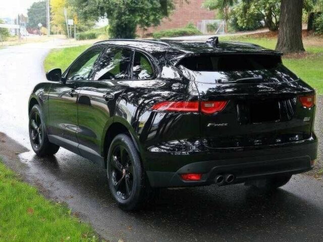 Чорний Ягуар Ф-Пейс, об'ємом двигуна 2 л та пробігом 78 тис. км за 12900 $, фото 4 на Automoto.ua