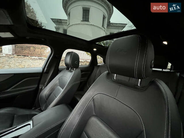 Чорний Ягуар Ф-Пейс, об'ємом двигуна 3 л та пробігом 98 тис. км за 28500 $, фото 22 на Automoto.ua
