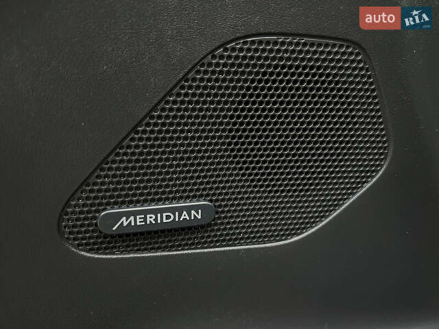 Чорний Ягуар Ф-Пейс, об'ємом двигуна 3 л та пробігом 98 тис. км за 28500 $, фото 23 на Automoto.ua