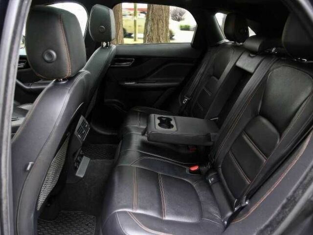 Чорний Ягуар Ф-Пейс, об'ємом двигуна 2 л та пробігом 78 тис. км за 12900 $, фото 10 на Automoto.ua