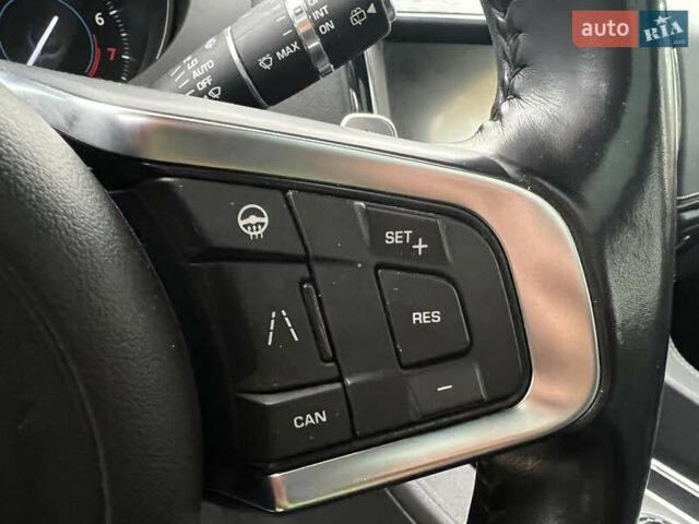 Чорний Ягуар Ф-Пейс, об'ємом двигуна 3 л та пробігом 98 тис. км за 28500 $, фото 28 на Automoto.ua