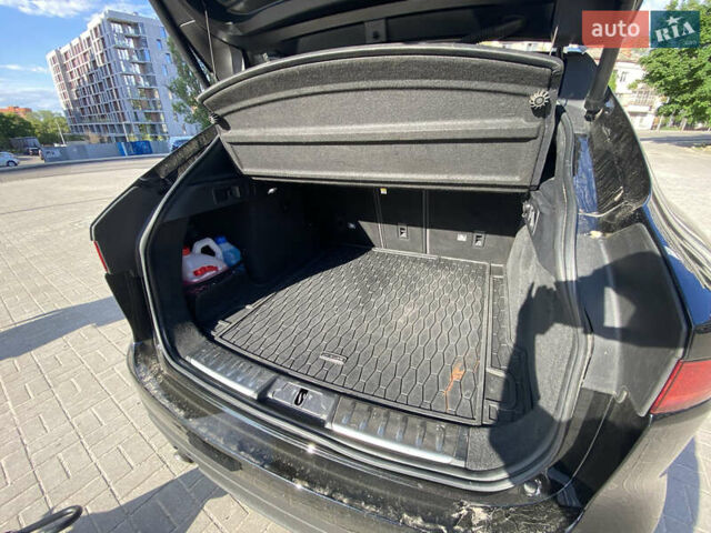 Чорний Ягуар Ф-Пейс, об'ємом двигуна 2 л та пробігом 32 тис. км за 39000 $, фото 16 на Automoto.ua