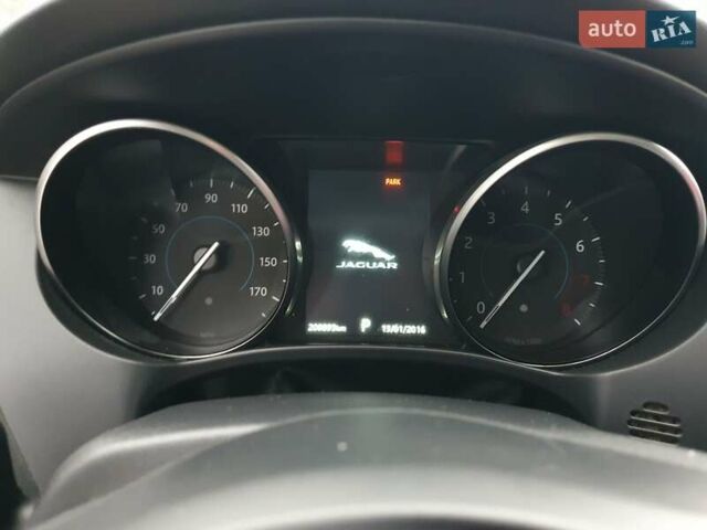 Черный Ягуар Ф-Пейс, объемом двигателя 2 л и пробегом 208 тыс. км за 18500 $, фото 1 на Automoto.ua