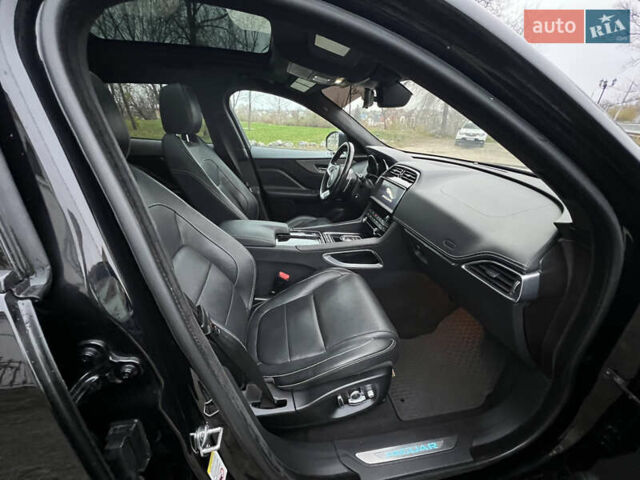 Чорний Ягуар Ф-Пейс, об'ємом двигуна 3 л та пробігом 98 тис. км за 28500 $, фото 15 на Automoto.ua