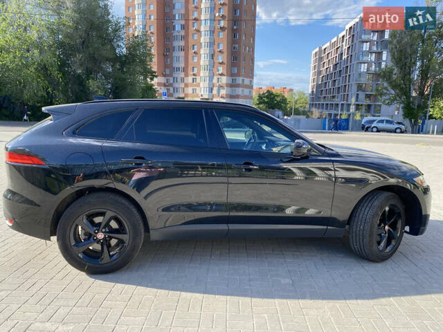Чорний Ягуар Ф-Пейс, об'ємом двигуна 2 л та пробігом 32 тис. км за 39000 $, фото 5 на Automoto.ua