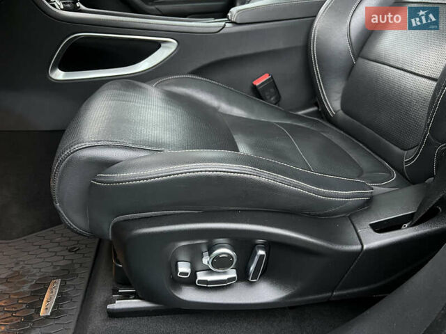 Чорний Ягуар Ф-Пейс, об'ємом двигуна 3 л та пробігом 98 тис. км за 28500 $, фото 19 на Automoto.ua